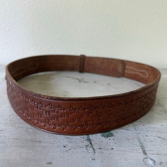 Vintage leather Ranger belt with belt buckle tooled embossed western cowboy 32 - Picture 4 of 14